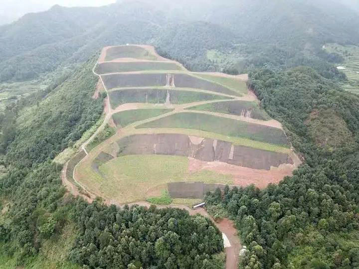 11浦江县大乐山取料场整治前后对比.jpeg