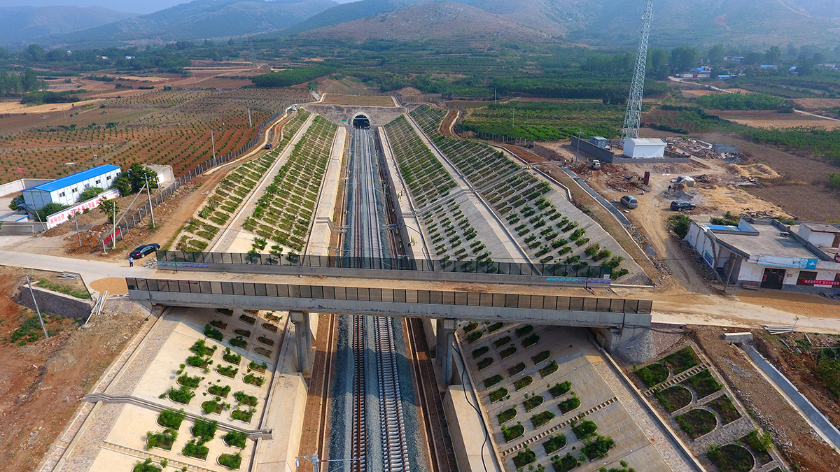 红土岭隧道出口路堑防护-1200.jpg