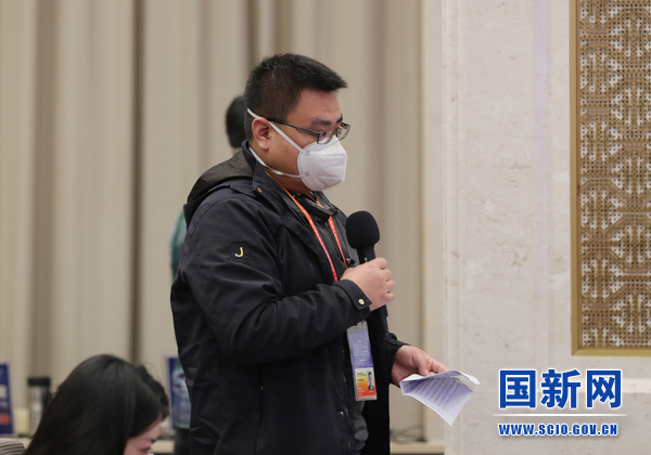 2中宏网记者提问_large.jpg