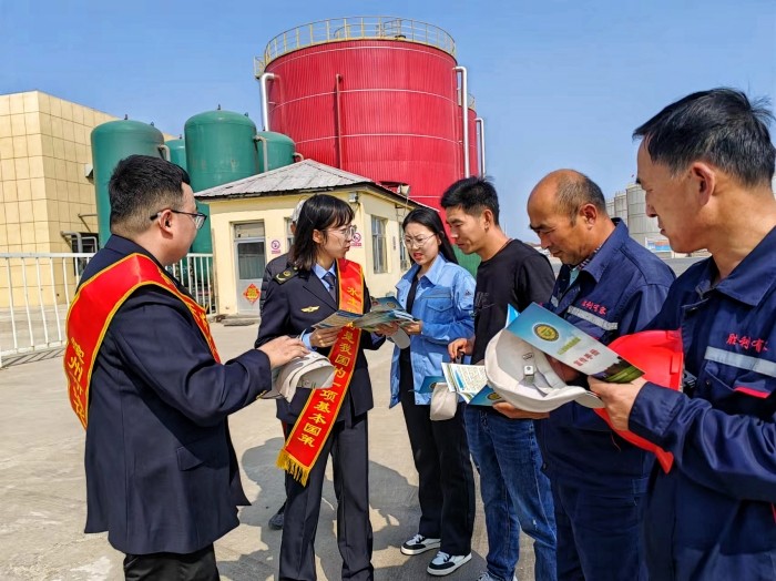水土保持深入一线宣传.jpg